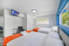 Radiant Unit with parking and pool - M26